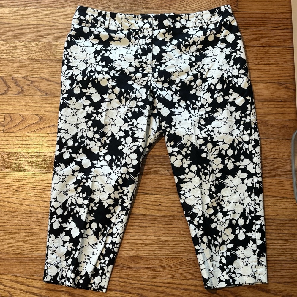 Talbots Womens Pants‎ Black White Size 18WP Signature Crop Floral Cotton Blend